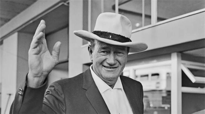 John Wayne’s Unannounced Visit to ‘The Tonight Show’ and His Courageous Fight Against Cancer